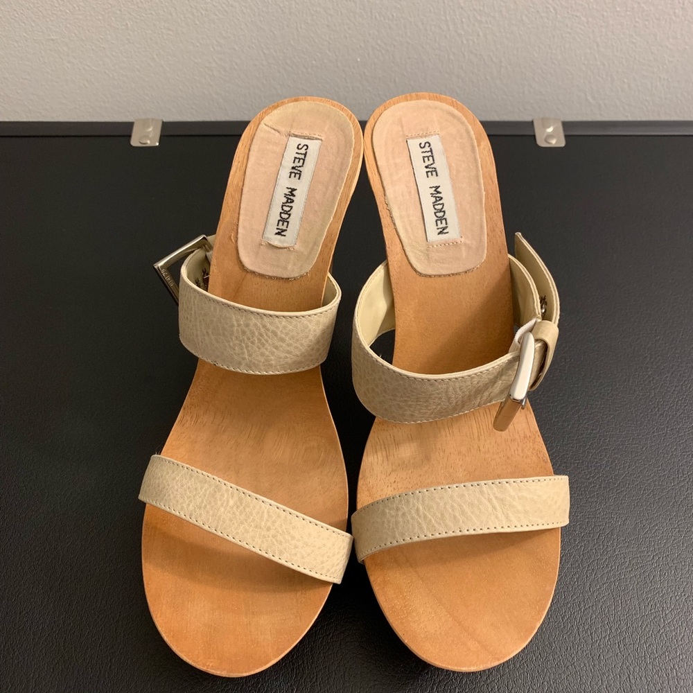 EUC — Steve Madden cream platform strappy sandals